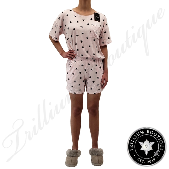 Disney Women's Pink Minnie 2-piece Short Set NWT - Picture 2 of 11